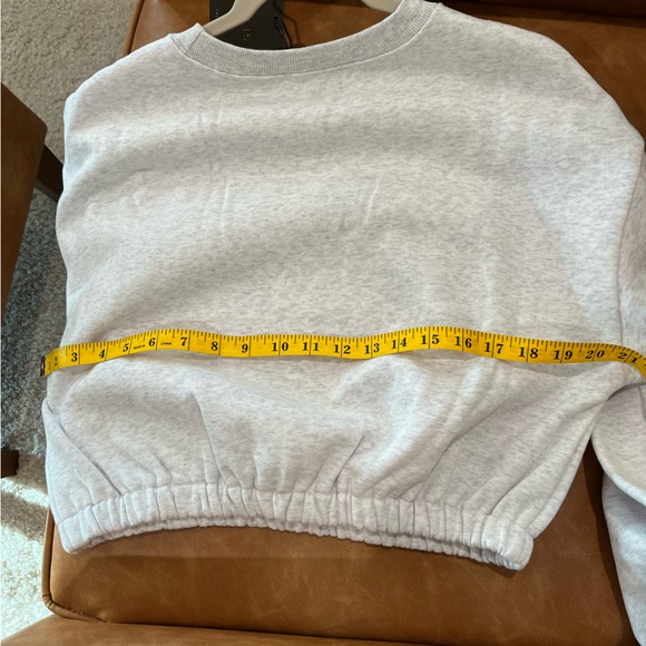 Le Lis Light Gray Crewneck Sweat Set with White Lace Trim- shirt and pants NWT - Picture 6 of 14